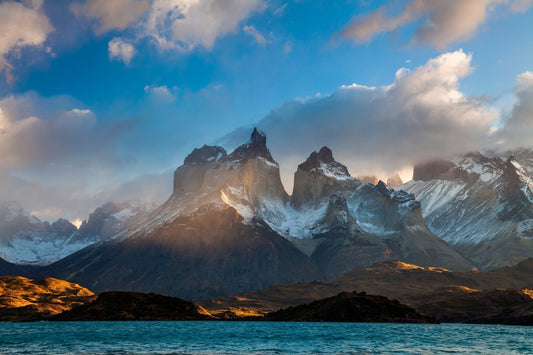 Torres del Paine: Naturaleza y Fauna en el Corazón de la Patagonia Chilena.