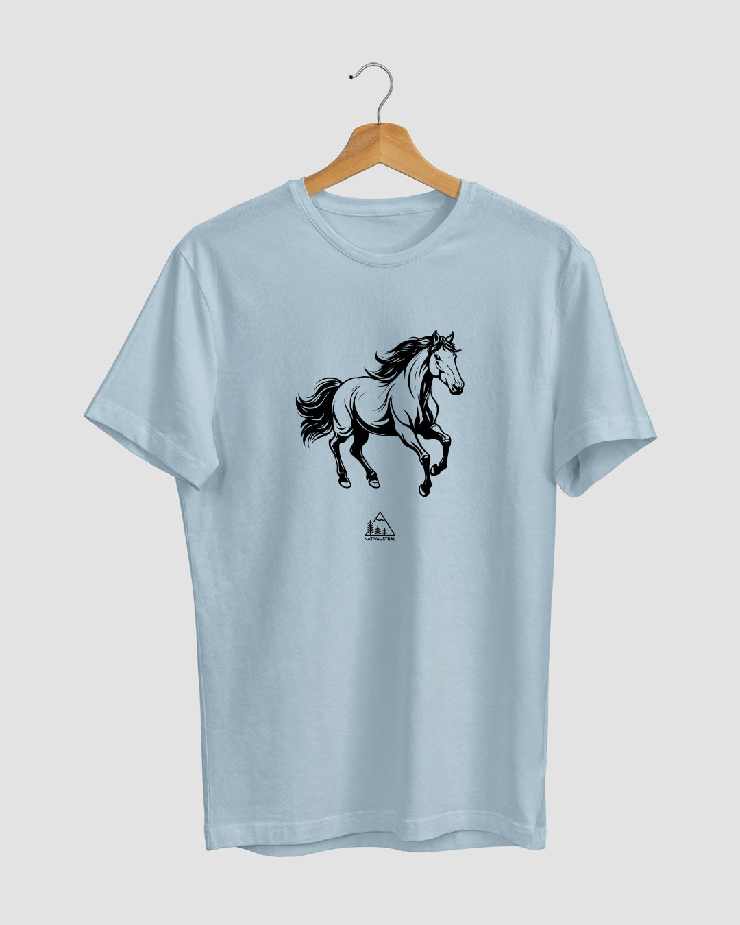 Polera con diseño de caballo, presente en el campo y paisaje chileno, color celeste - Nativaustral