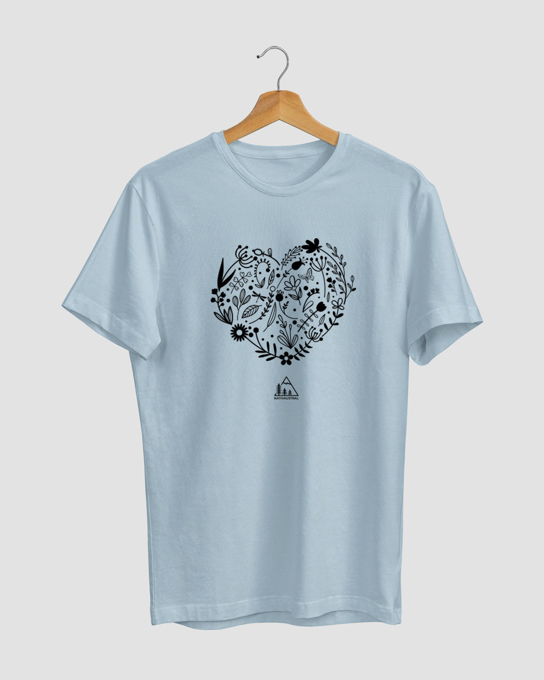 Polera con diseño de corazón de la naturaleza, amor por la naturaleza chilena, color celeste - Nativaustral