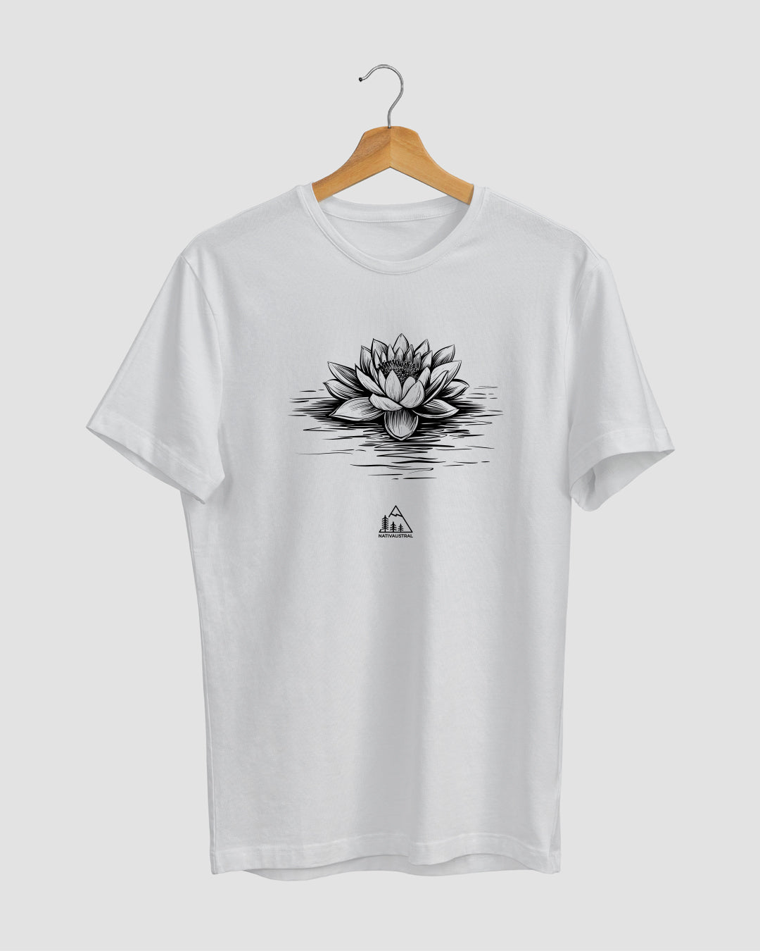 Polera con diseño de flor de loto, naturaleza y espiritualidad, símbolo de pureza, color blanca - Nativaustral