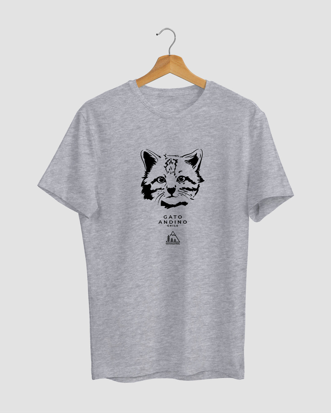Polera con diseño de gato andino, felino nativo de la cordillera andina, especie amenazada, color gris claro - Nativaustral