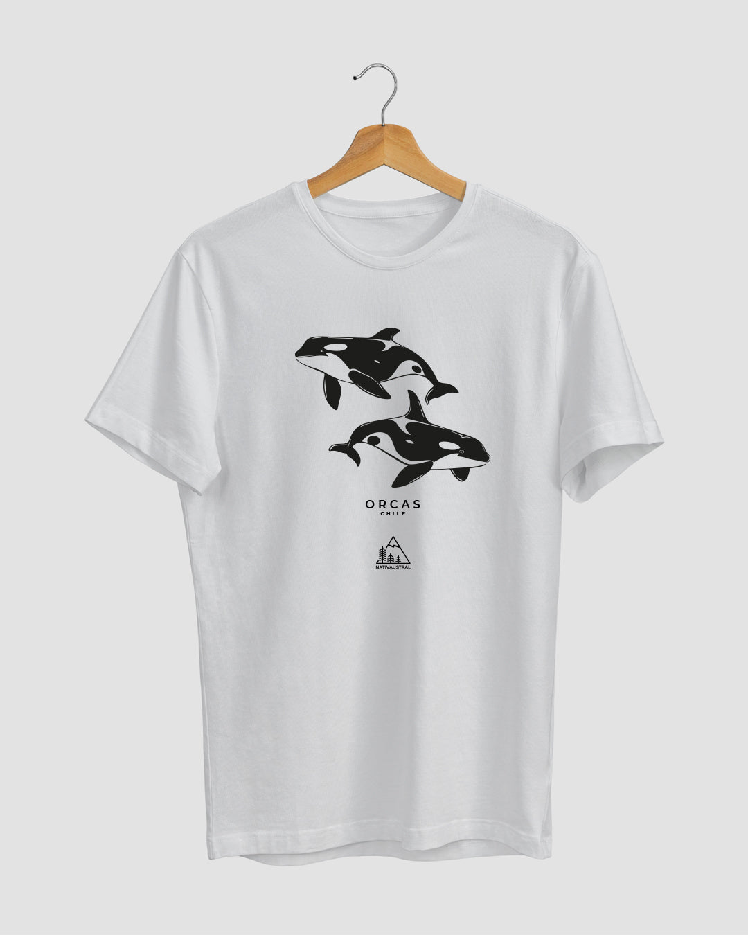 Polera con diseño de orca, fauna marina de Chile, color blanco - Nativaustral