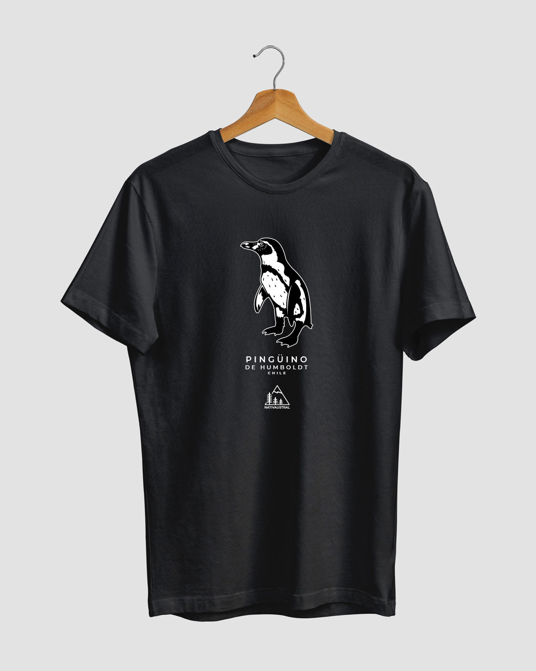 Polera con diseño de pingüino de Humboldt, ave marina de las costas chilenas, color negro - Nativaustral