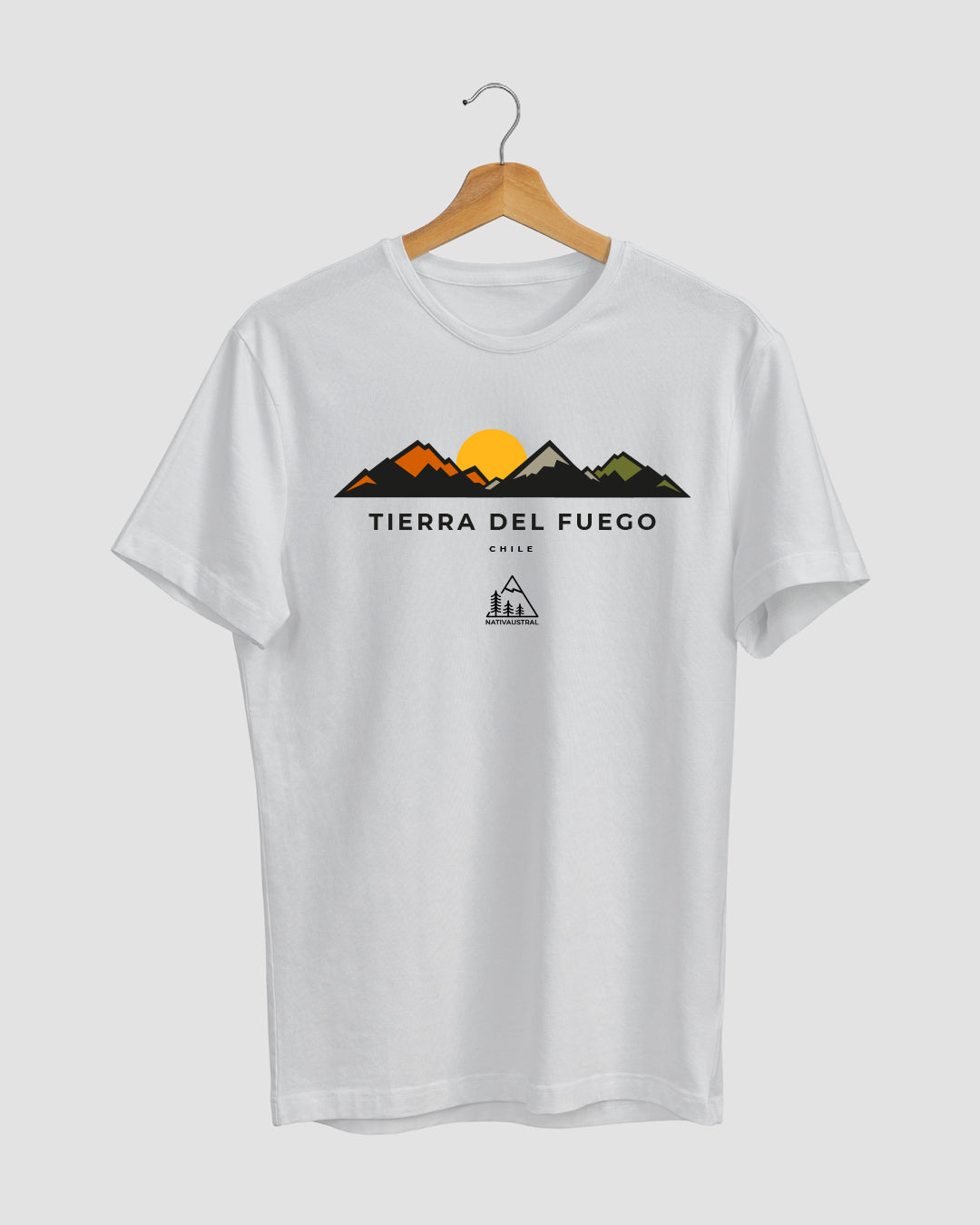 Polera con diseño de Tierra del Fuego, paisaje austral de Chile, color blanca - Nativaustral