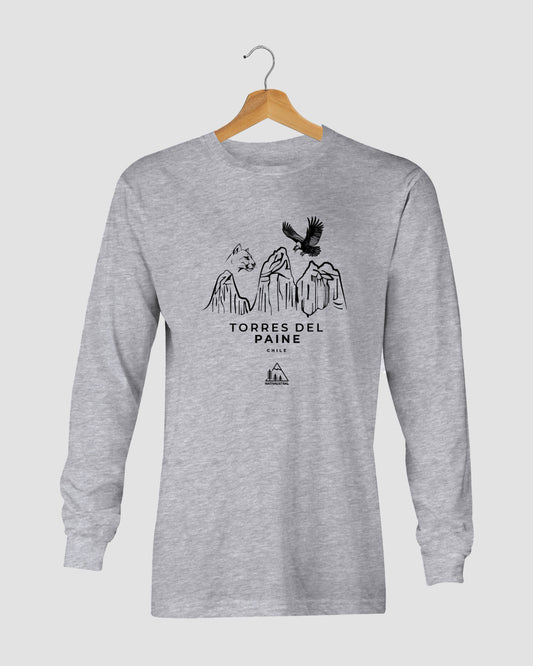 Polera manga larga con diseño de Torres del Paine, paisaje de la Patagonia chilena - Nativaustral