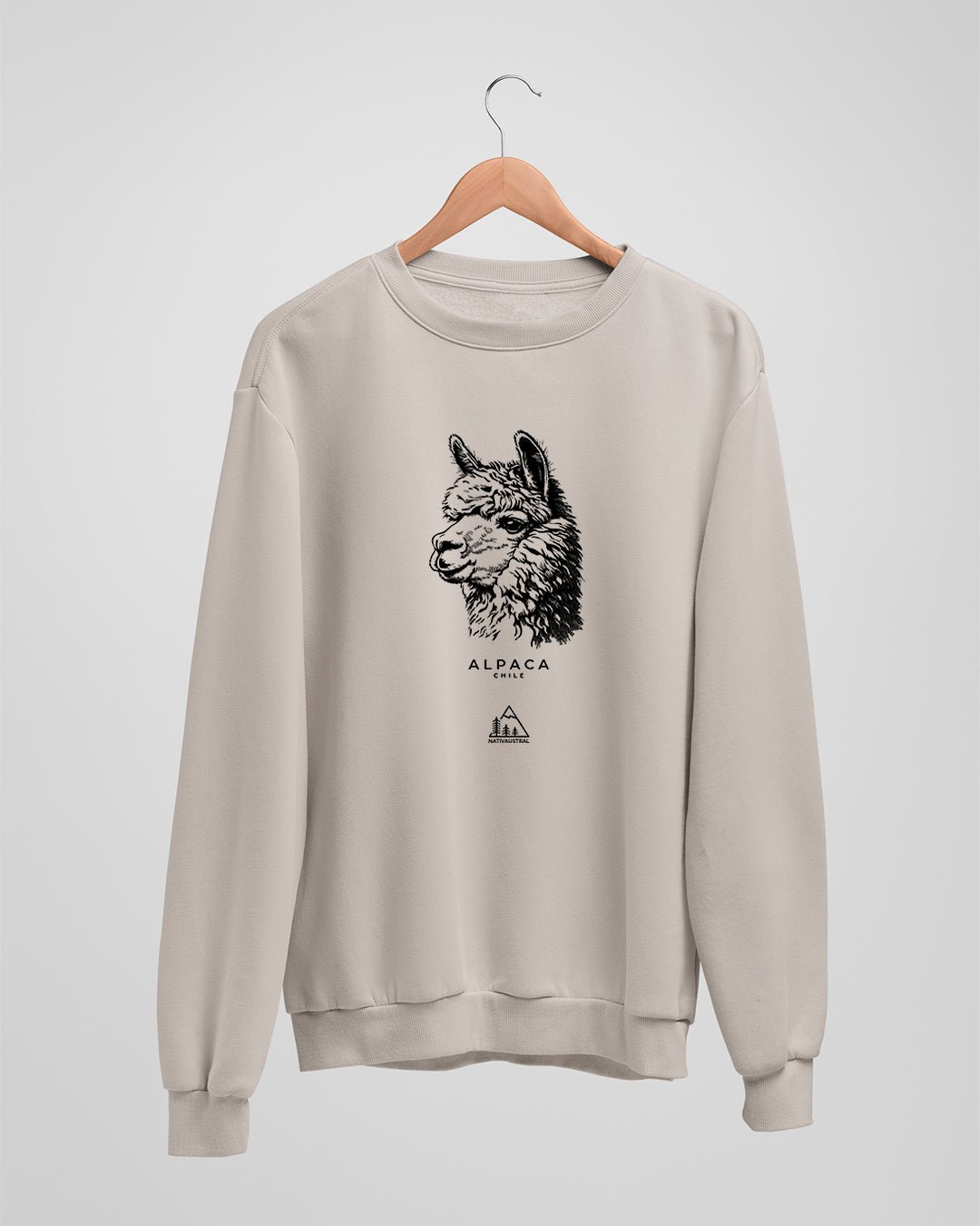 Polerón polo con diseño de alpaca, fauna nativa de la zona andina chilena, color beige - Nativaustral