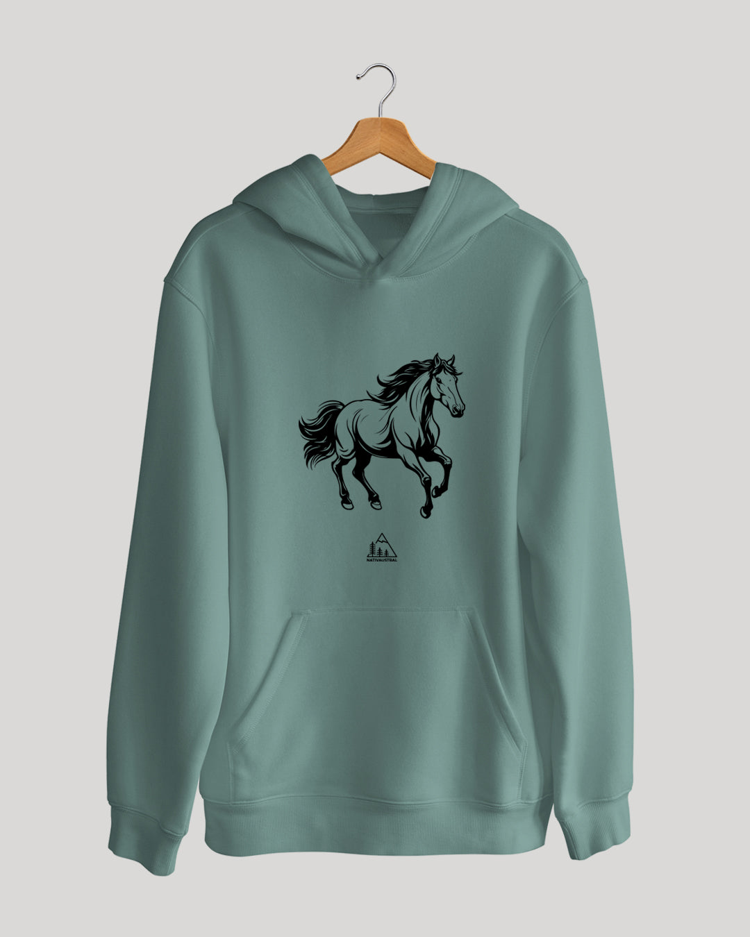 Polerón canguro con diseño de caballo, presente en el campo y paisaje chileno, color eucalipto - Nativaustral