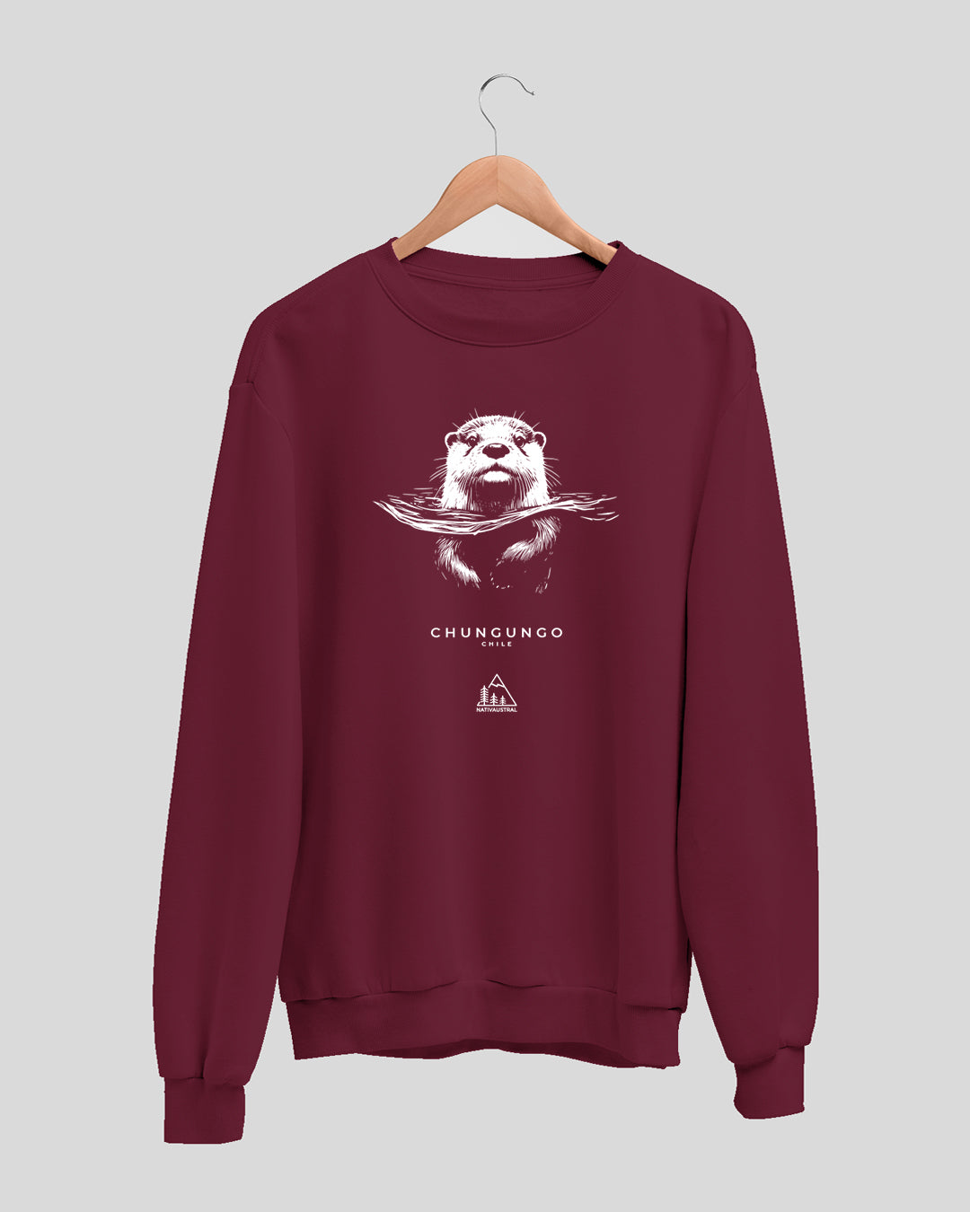 Polerón polo con diseño de chungungo, nutria marina de Chile, especie en peligro, color burdeo - Nativaustral