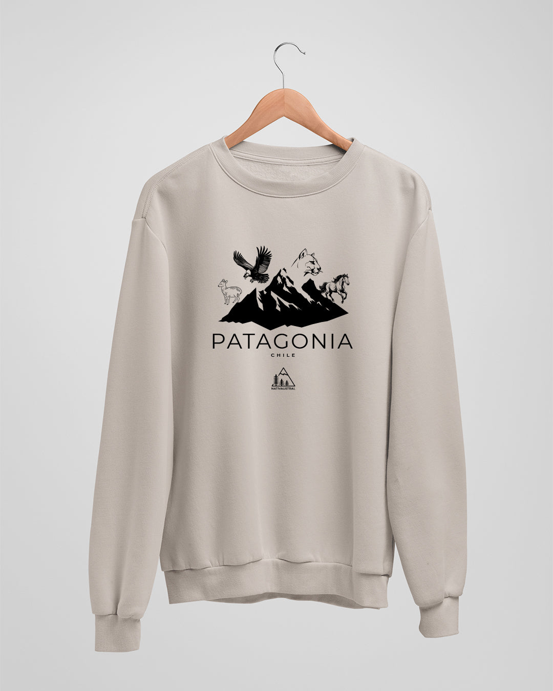 Polerón polo con diseño de fauna patagónica, distintas especies nativas de la Patagonia chilena, color beige - Nativaustral