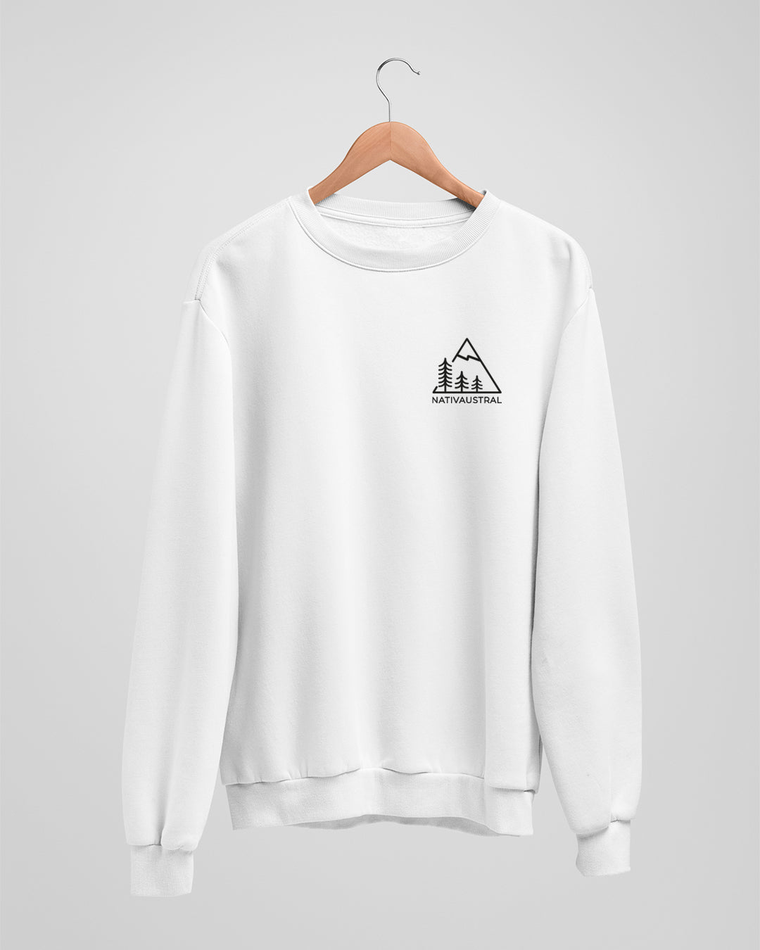 Polerón polo Nativaustral, diseño con logo de la marca inspirada en naturaleza chilena, color blanco - Nativaustral